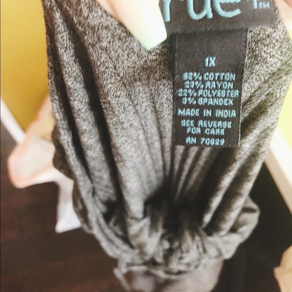 Grey top - Picture 2 of 3